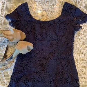 💥SALE💥EUC Lilly Pulitzer cute, classy navy dress